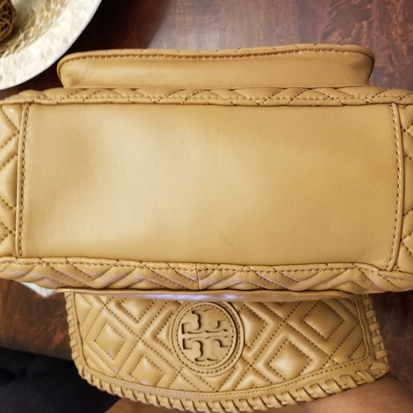 Tory Burch Marion Quilted Small Shoulder Bag - Picture 4 of 4